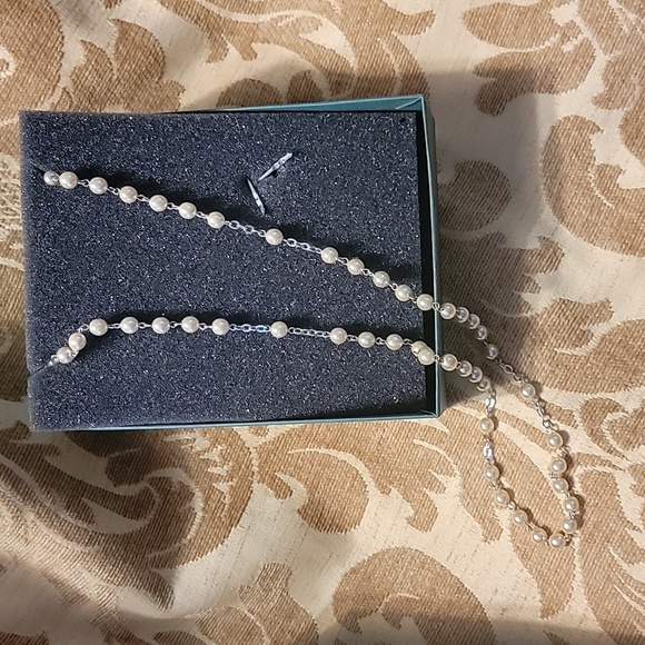 The Vatican Library Collection Faux Pearl Rosary New in Box - Picture 3 of 7